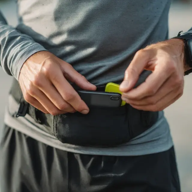 Choosing the Right Running Belt for Small or Large Phones - How to Choose a Running Belt | Laravel