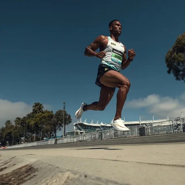 Running Belt Choices That Balance Storage and Speed - Running Belt for Marathons | Laravel